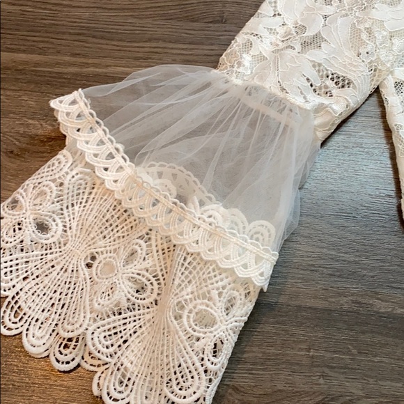 Lace crop top, with bell sleeves! - Picture 2 of 3